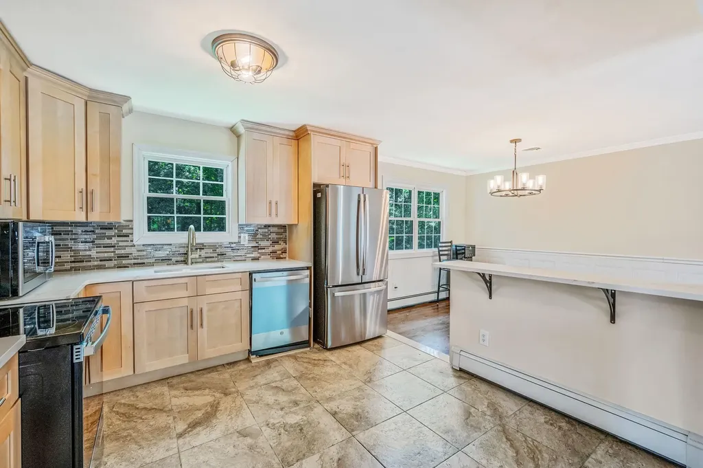 368 Carnation Drive Shirley NY 11967