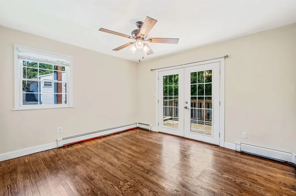 368 Carnation Drive Shirley NY 11967