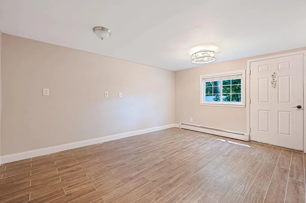 368 Carnation Drive Shirley NY 11967