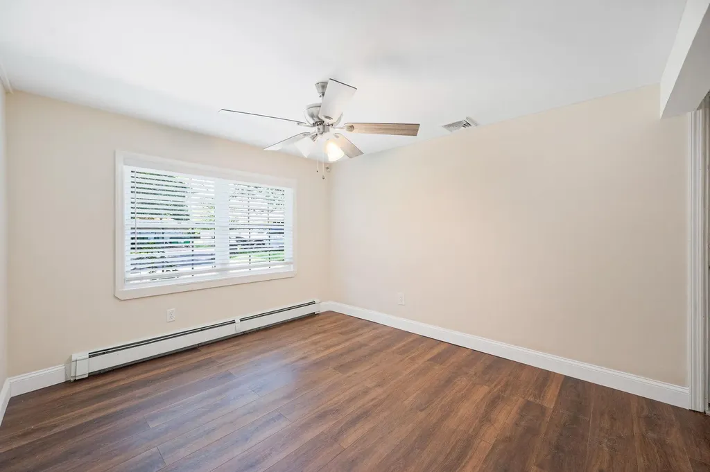 368 Carnation Drive Shirley NY 11967