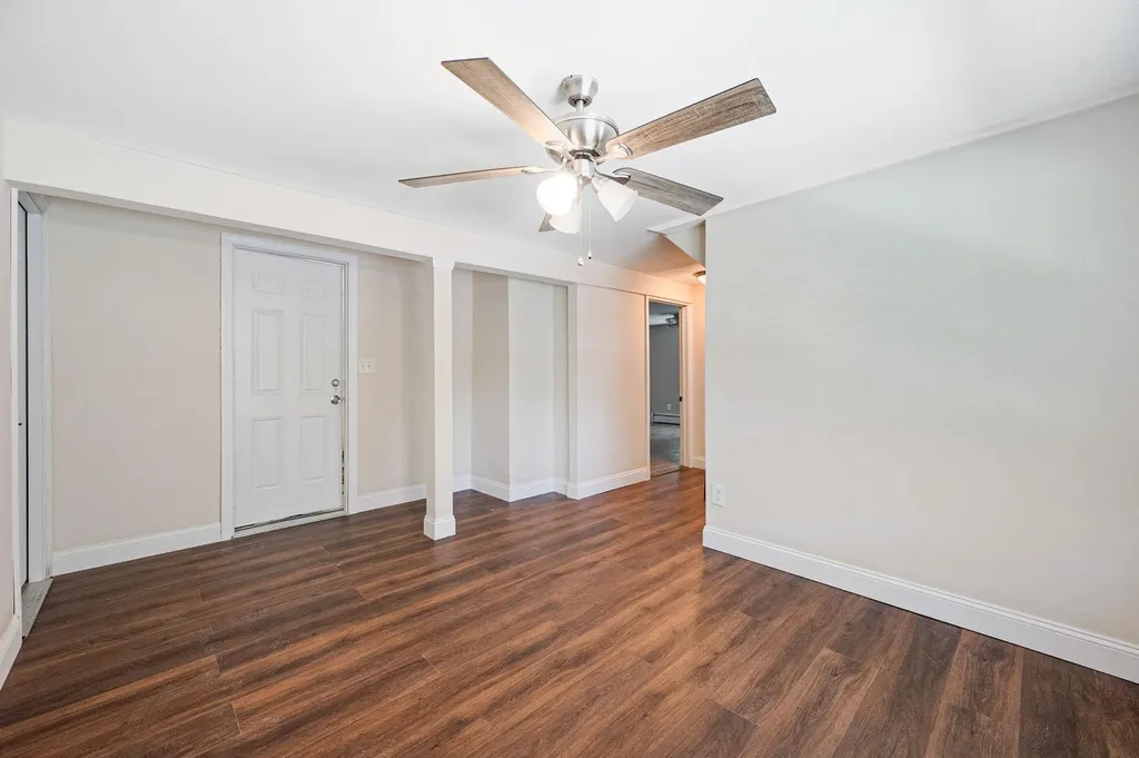 368 Carnation Drive Shirley NY 11967
