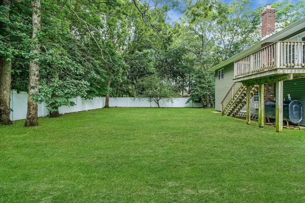 368 Carnation Drive Shirley NY 11967