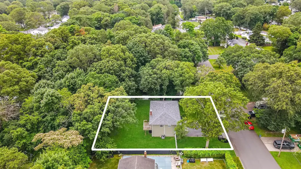 368 Carnation Drive Shirley NY 11967