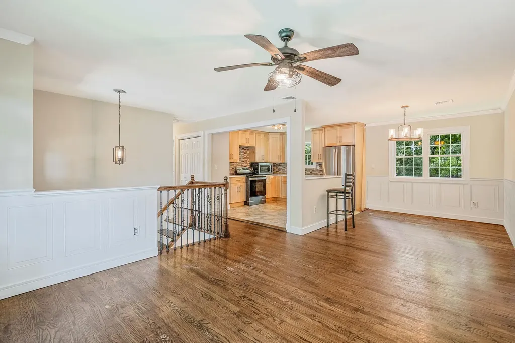 368 Carnation Drive Shirley NY 11967