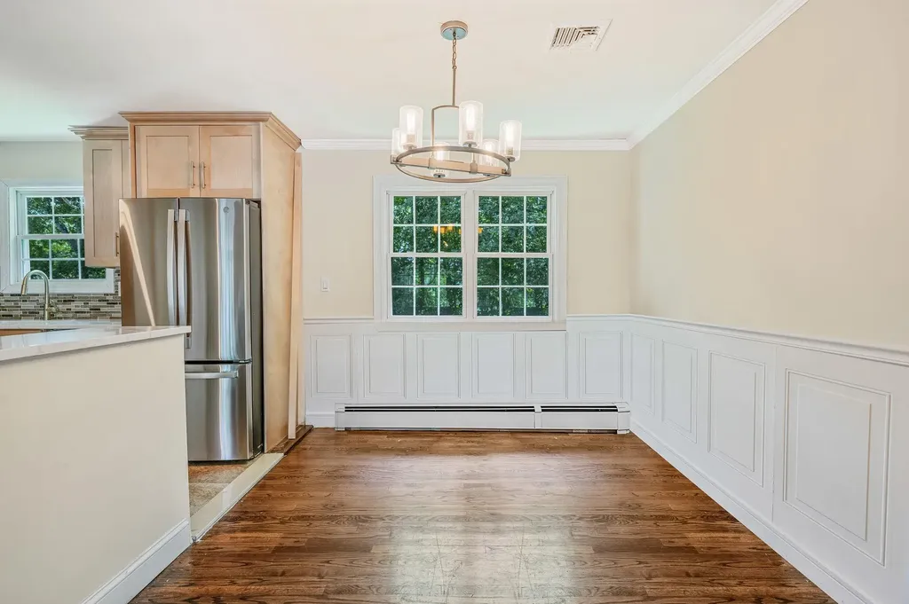 368 Carnation Drive Shirley NY 11967