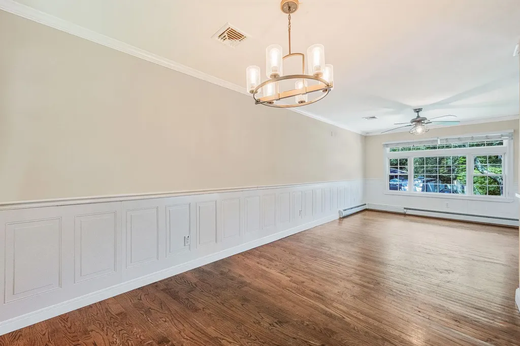 368 Carnation Drive Shirley NY 11967