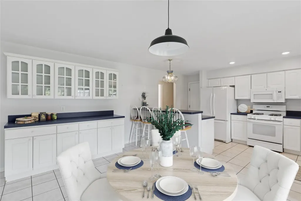 4 Pine Cone Court Moriches NY 11955