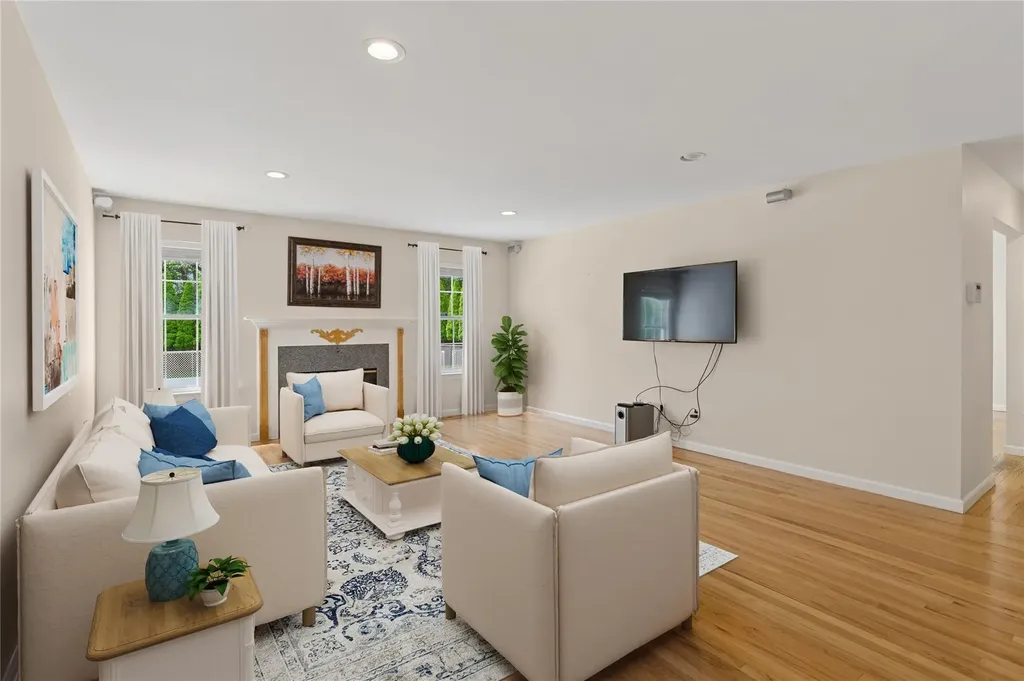 4 Pine Cone Court Moriches NY 11955