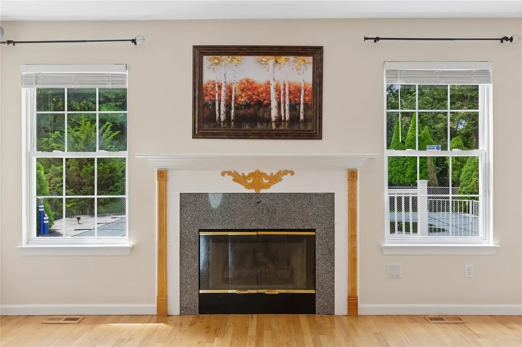 4 Pine Cone Court Moriches NY 11955