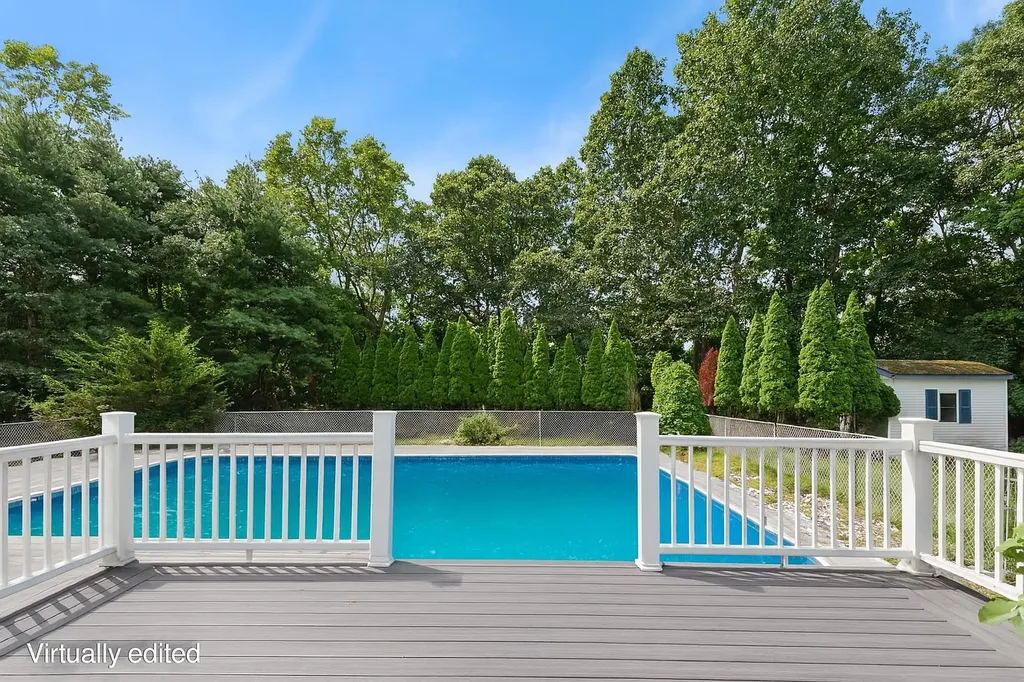4 Pine Cone Court Moriches NY 11955