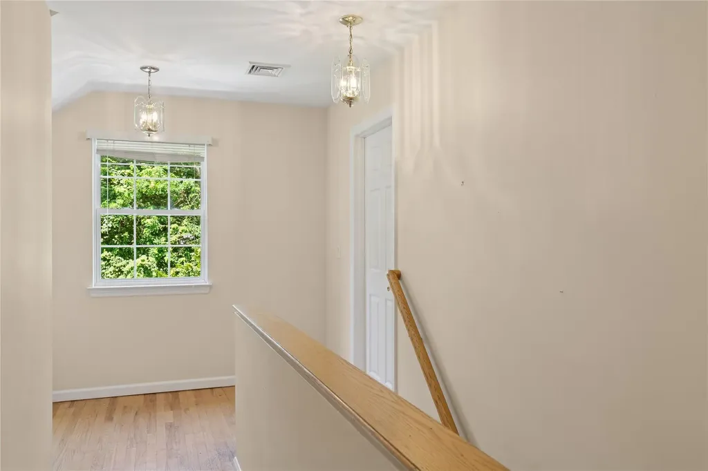 4 Pine Cone Court Moriches NY 11955