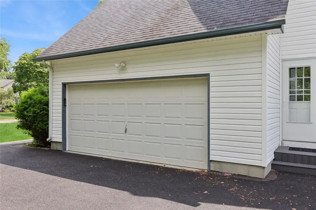 4 Pine Cone Court Moriches NY 11955
