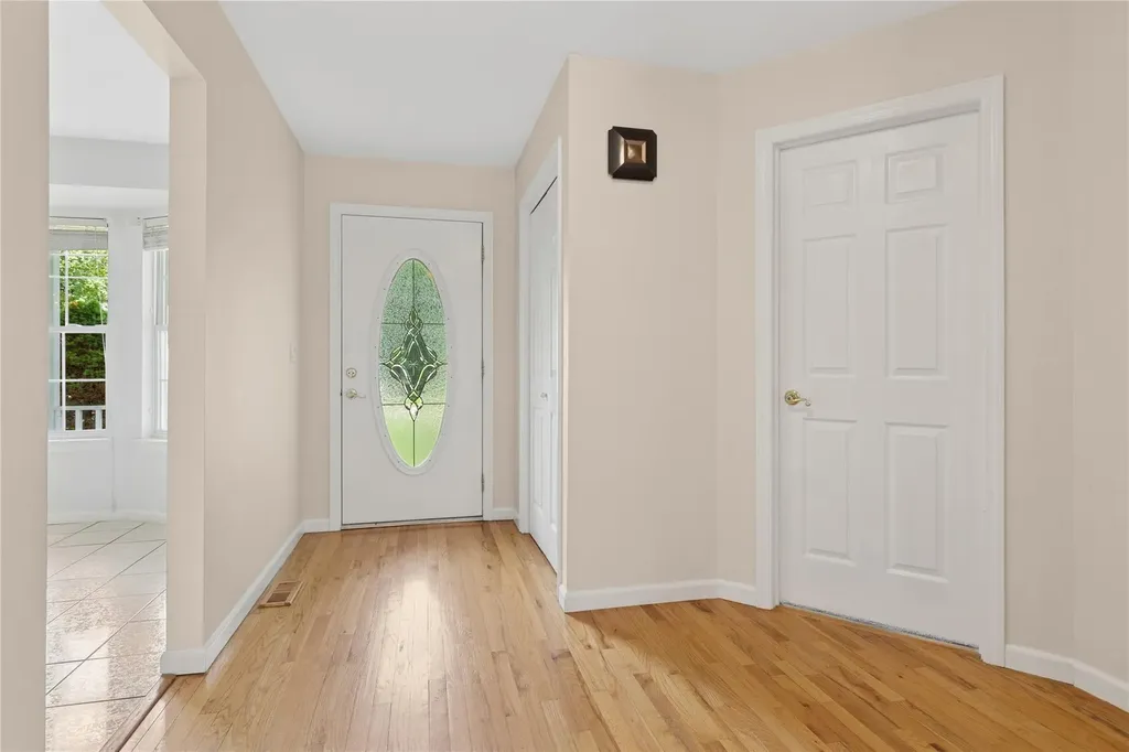 4 Pine Cone Court Moriches NY 11955