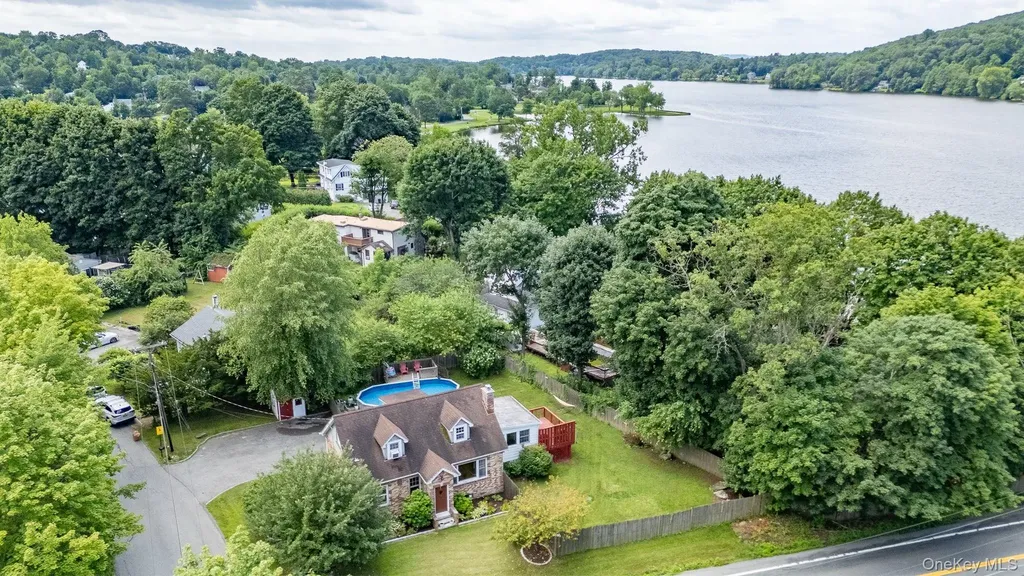 1 Roslyn Road Carmel NY 10512