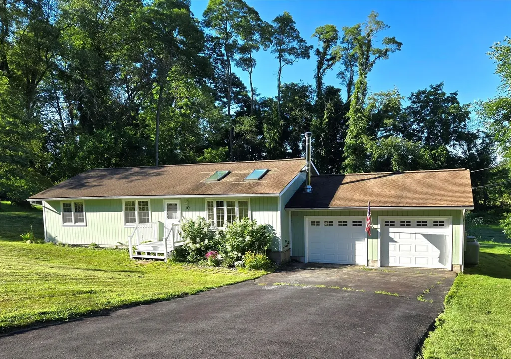 10 Aspinwall Road Red Hook NY 12571