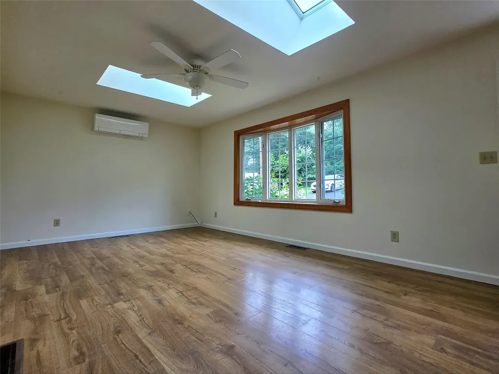 10 Aspinwall Road Red Hook NY 12571