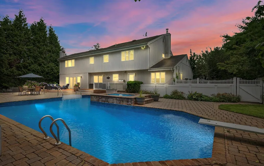 25 Barbera Road Commack NY 11725