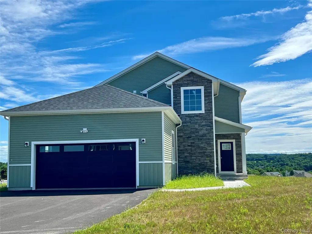 38 Dartmouth Drive Poughkeepsie NY 12603