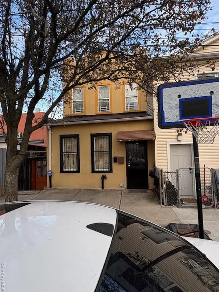 1011 Hemlock Street Brooklyn NY 11208