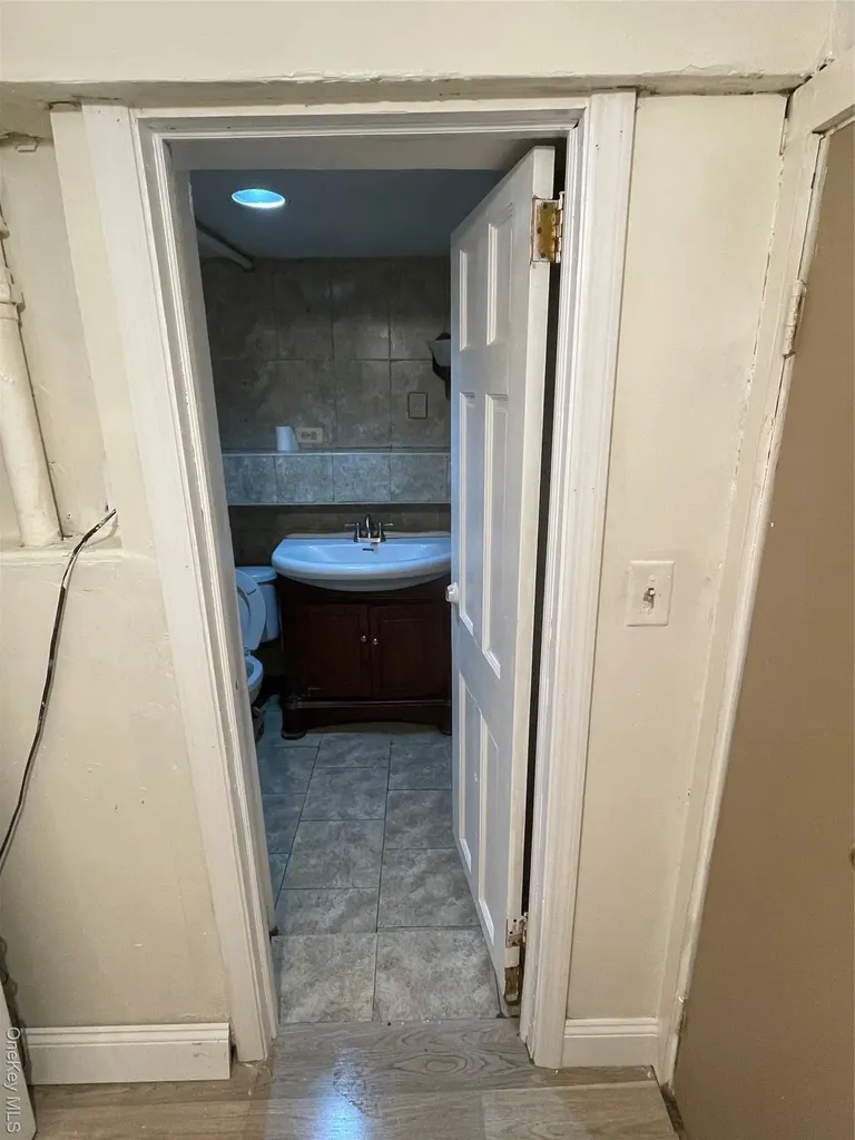 1011 Hemlock Street Brooklyn NY 11208