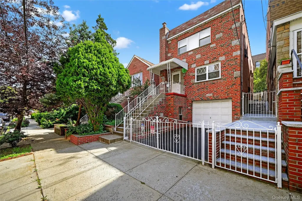 2166 Paulding Avenue Bronx NY 10462