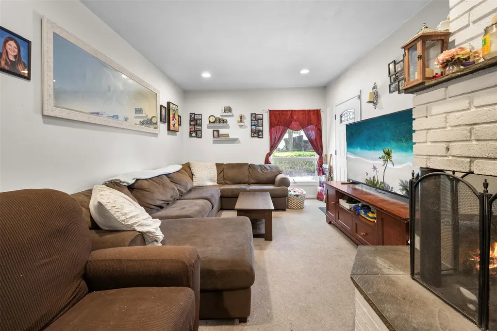 10 Hunter Avenue Miller Place NY 11764