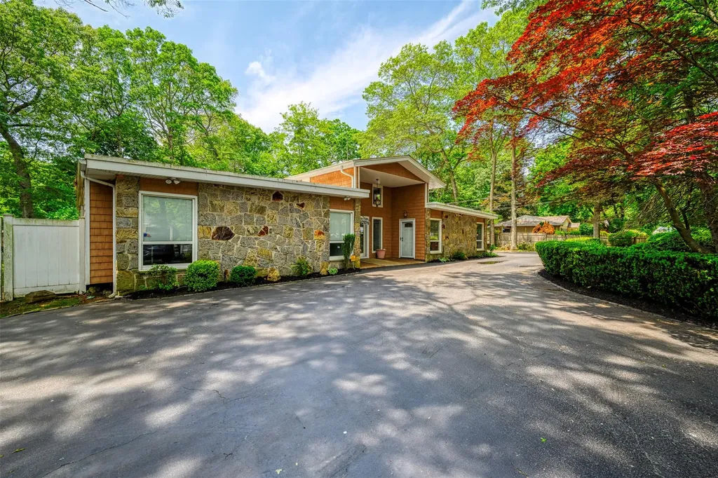 10 Hunter Avenue Miller Place NY 11764