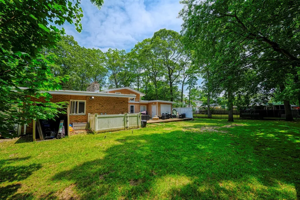 10 Hunter Avenue Miller Place NY 11764