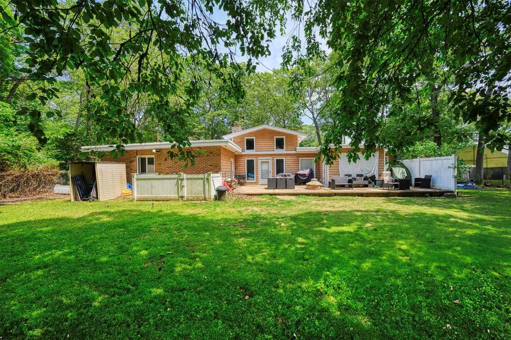 10 Hunter Avenue Miller Place NY 11764