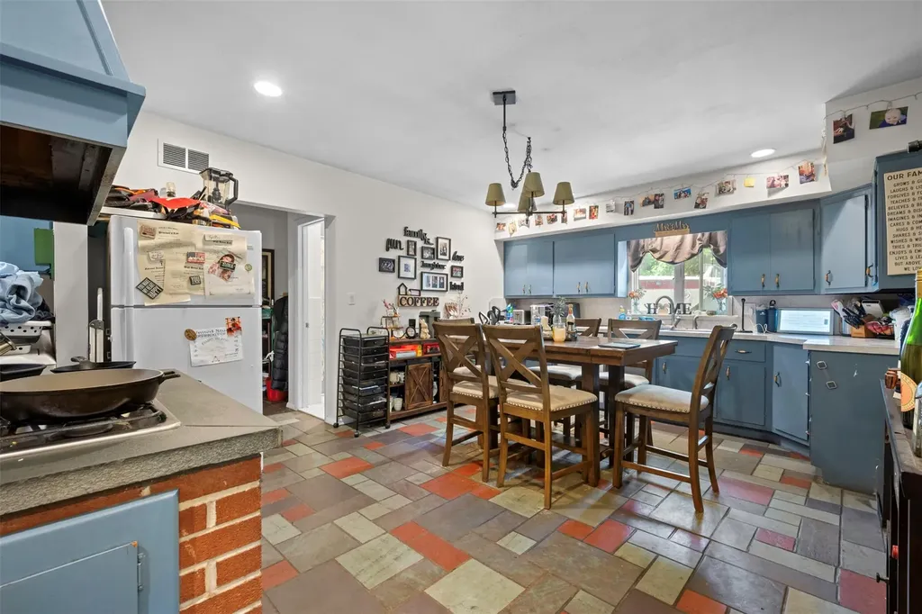 10 Hunter Avenue Miller Place NY 11764
