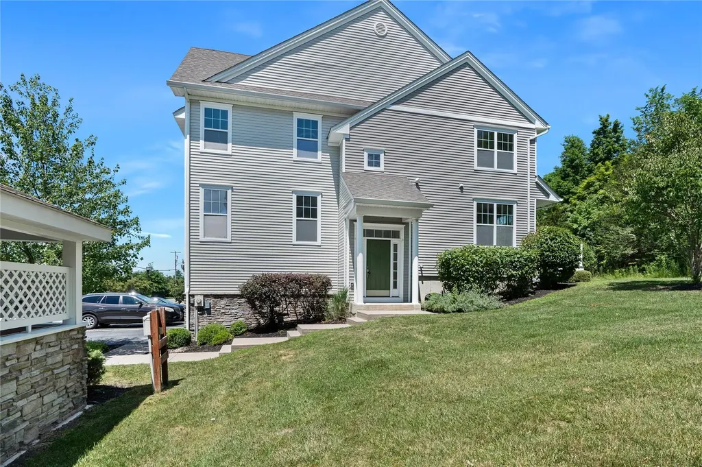 412 Hawthorn Way New Windsor NY 12553