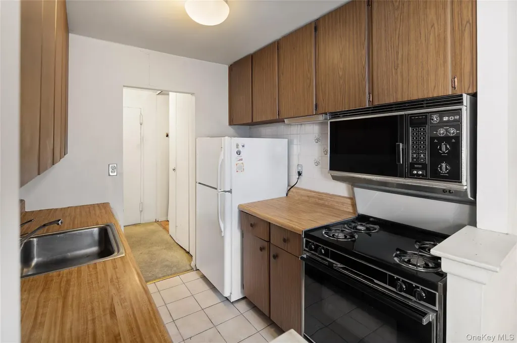 25 Stewart Place Mount Kisco NY 10549