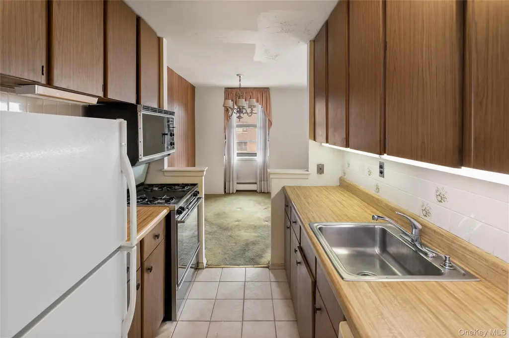 25 Stewart Place Mount Kisco NY 10549
