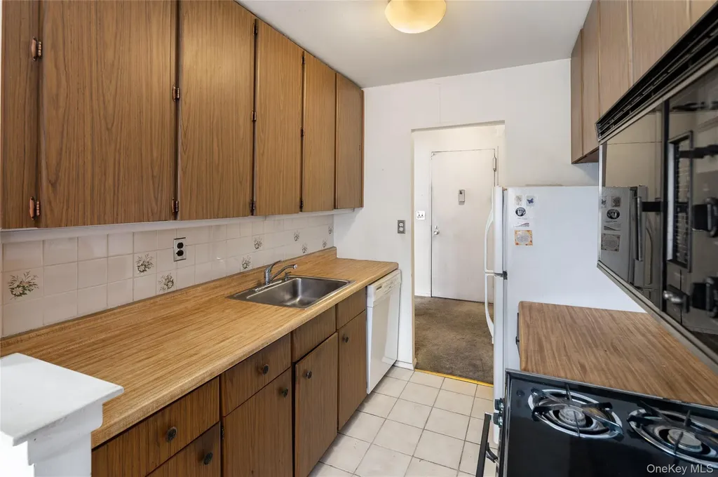 25 Stewart Place Mount Kisco NY 10549