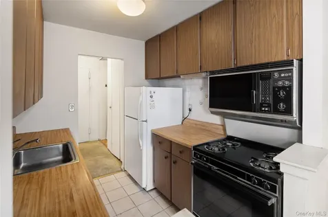 25 Stewart Place Mount Kisco NY 10549