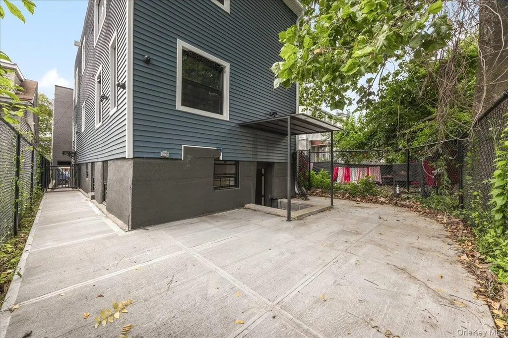 2740 Sexton Place Bronx NY 10469