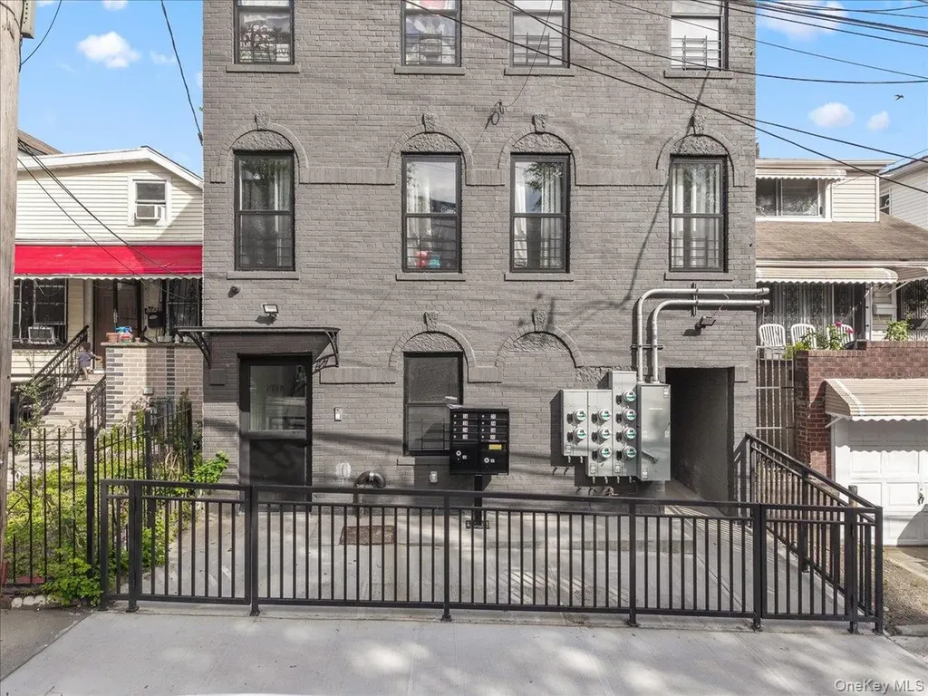 2740 Sexton Place Bronx NY 10469