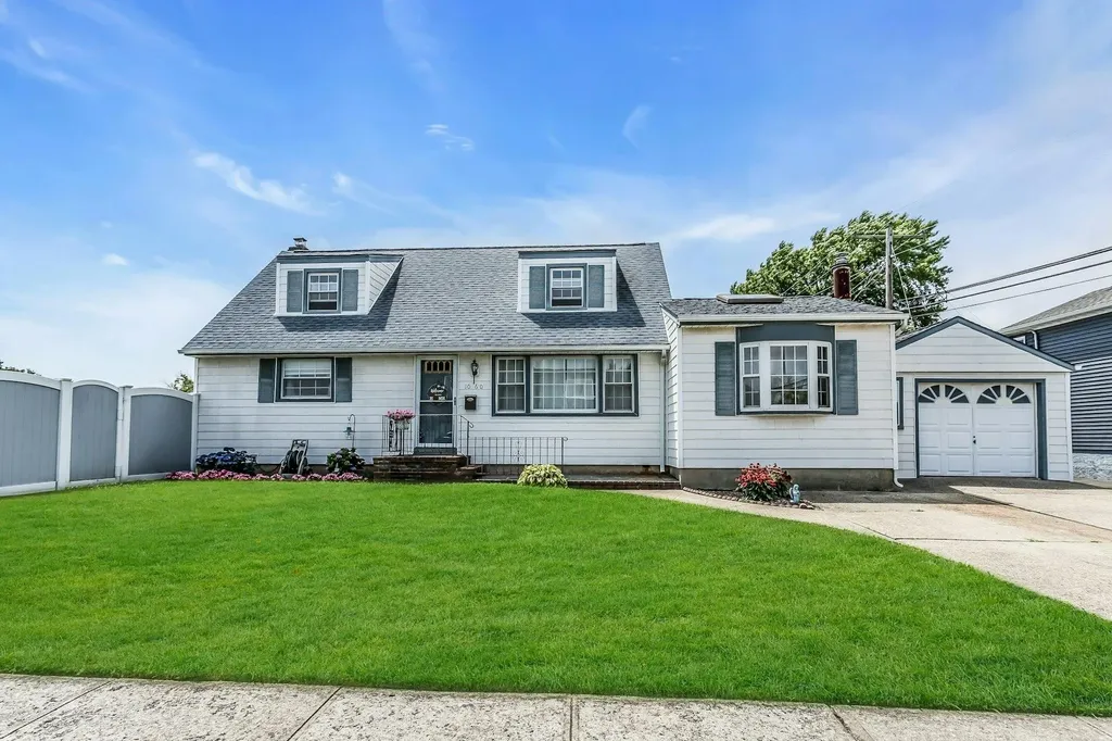 1060 Bruce Place Seaford NY 11783
