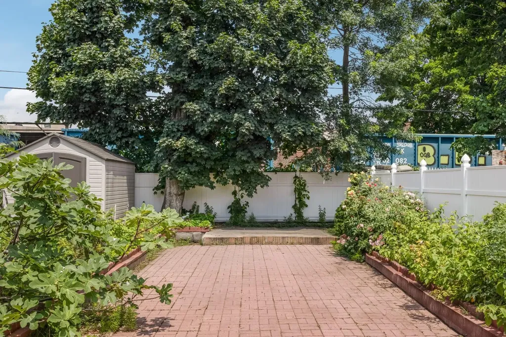 82-19 77th Avenue Glendale NY 11385