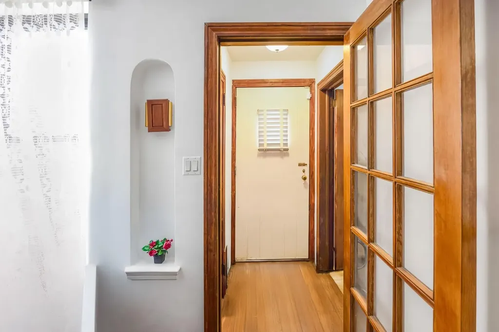 82-19 77th Avenue Glendale NY 11385