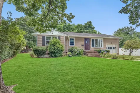 35 Anna Street Bay Shore NY 11706