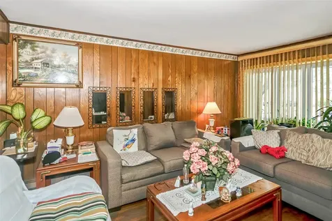 35 Anna Street Bay Shore NY 11706