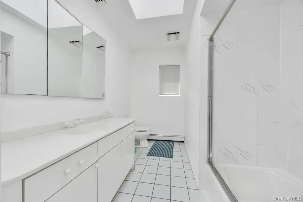 34 Gloria Place Plainview NY 11803