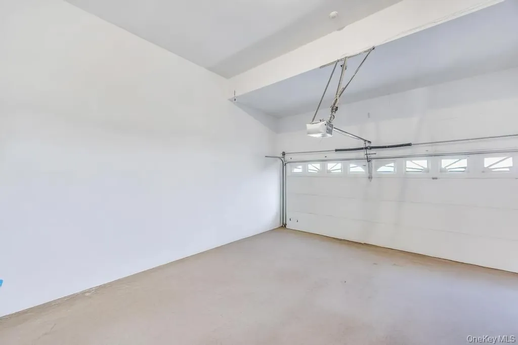 34 Gloria Place Plainview NY 11803