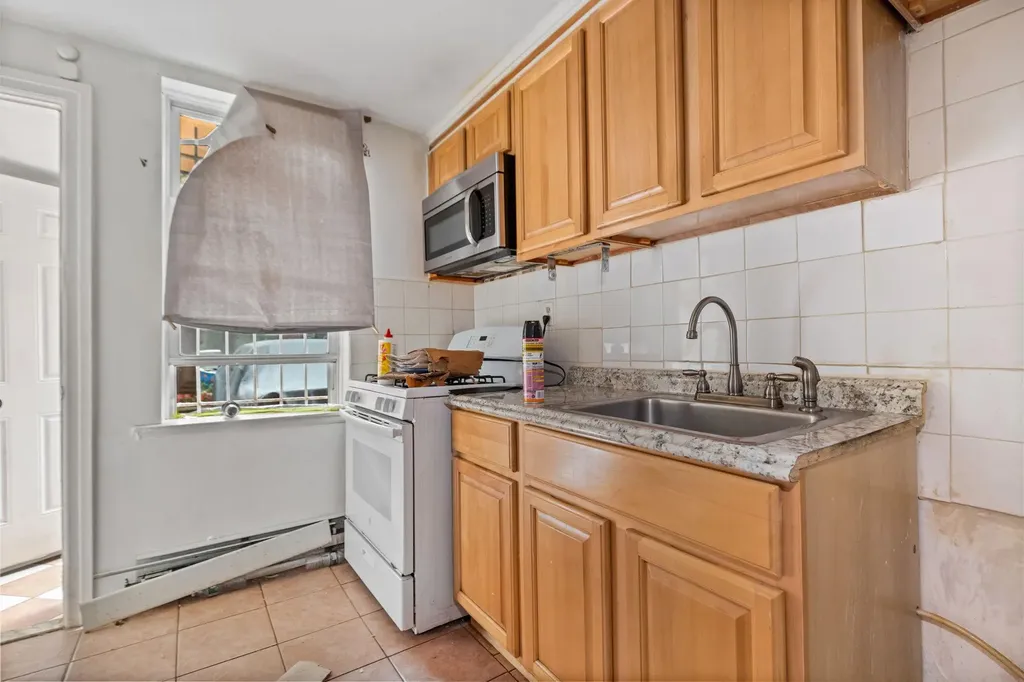 2129 Muliner Avenue Bronx NY 10462