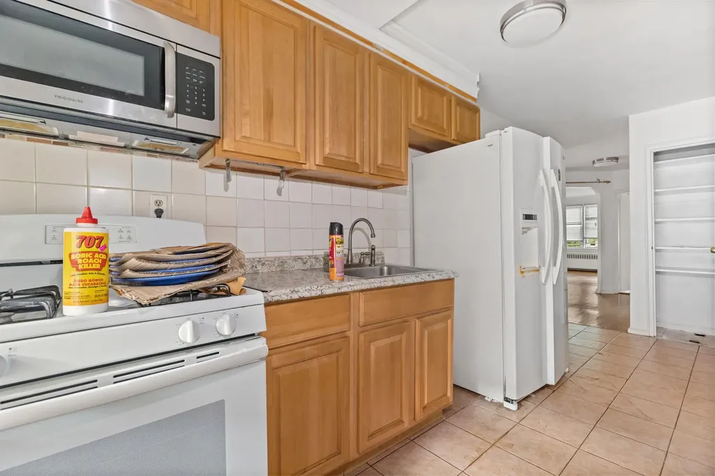 2129 Muliner Avenue Bronx NY 10462