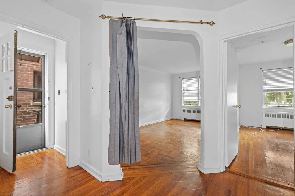 2129 Muliner Avenue Bronx NY 10462