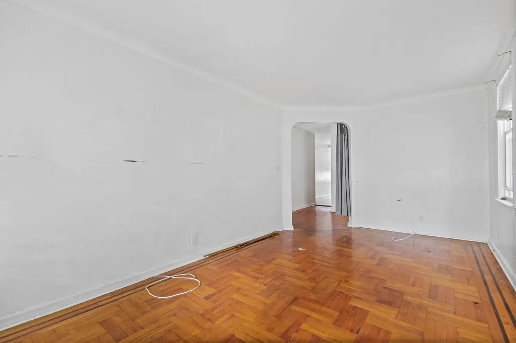 2129 Muliner Avenue Bronx NY 10462