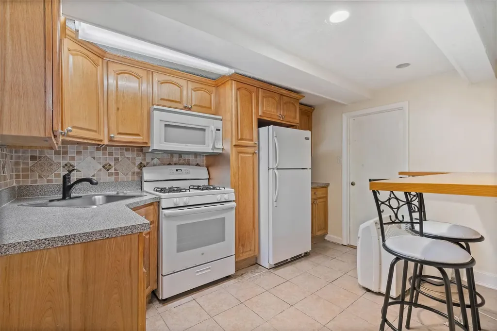 2129 Muliner Avenue Bronx NY 10462