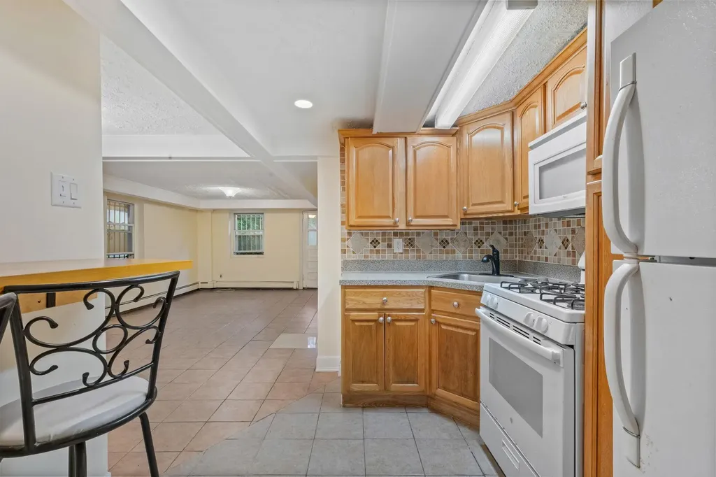 2129 Muliner Avenue Bronx NY 10462